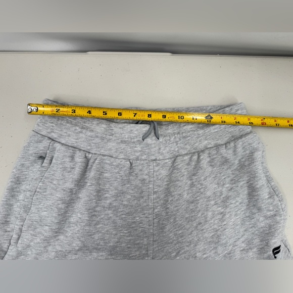Fabletics Men's Heather Gray Sweat Shorts Size M Stretch Pockets Casual - Picture 6 of 9